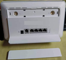 Lade das Bild in den Galerie-Viewer, Huawei H151-370 5G CPE 5 SE WiFi 6 2 SMA-Anschlüsse für externe Antenne