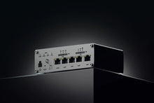 Lade das Bild in den Galerie-Viewer, Teltonika RUTX50 5G Industrie-Router Dual SIM WiFi AC 4 Port Gigabit LAN 1 WAN