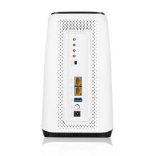 Lade das Bild in den Galerie-Viewer, ZyXEL NR5103 5G NR Indoor Router 2xRJ45 2,5G 1xUSB 3.0 4 Port TS9 für externe Antenne